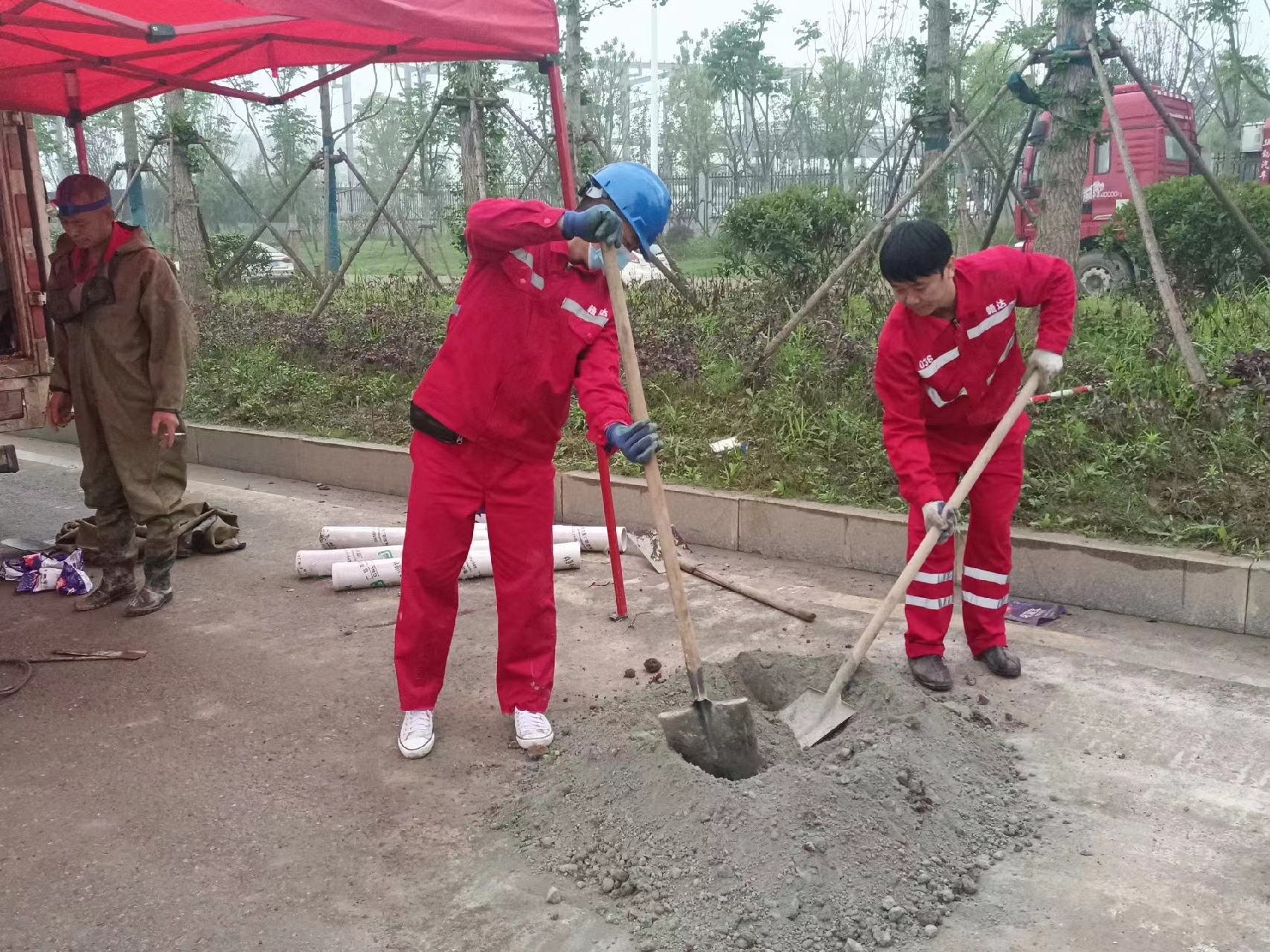 宜川管道疏通哪家好】及时进行市政管道清淤